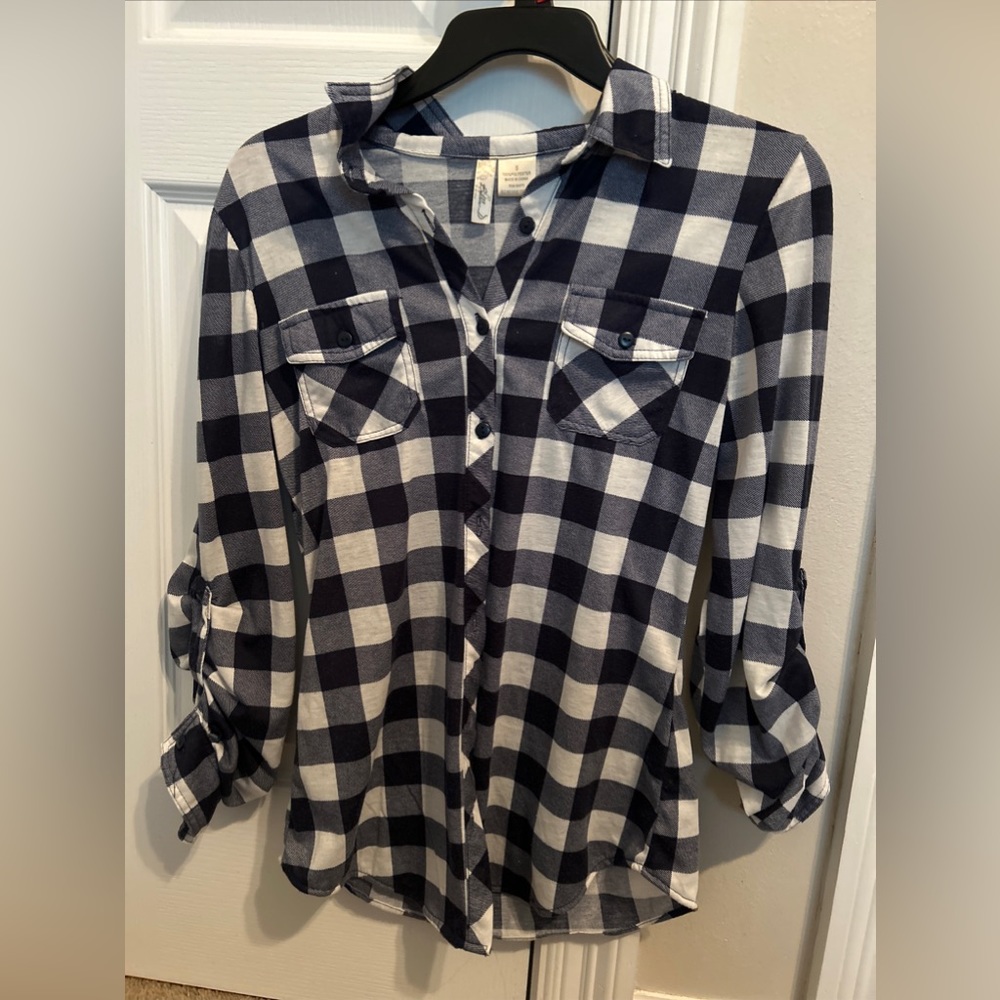 Bella D | Women's Blue and White Plaid Button Up Flannel Shirt | Size Small